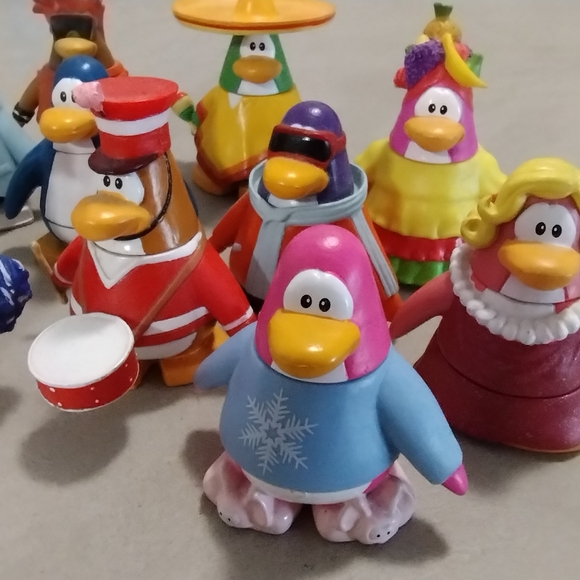 Y2K Disney Club Penguin 11 Piece 2" Figure *LOT* by JAXX Pacific - Picture 16 of 16